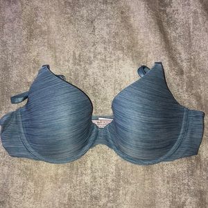 Victoria’s Secret 34C bra